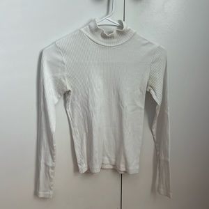BRANDY MELVILLE TurtleNeck Top